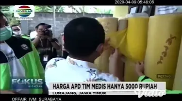 Sejumlah pemilik usaha konveksi rumahan di Kabupaten Lumajang Jawa Timur beralih memproduksi alat pelindung diri atau APD untuk petugas medis sejak sepekan terakhir. Salah satunya adalah usaha konveksi rumahan milik Amel di Desa Klanting Kecamatan Su...