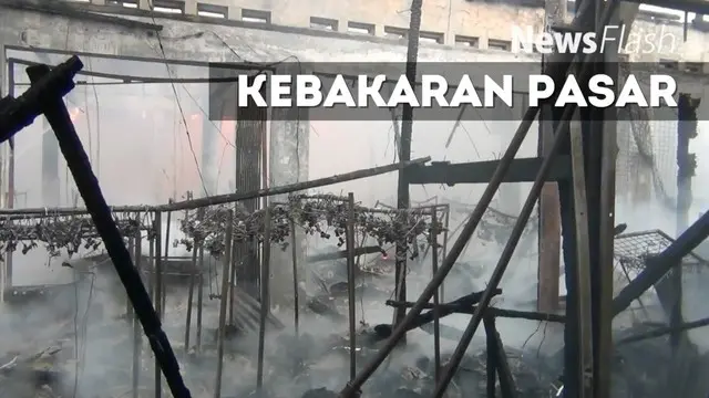Sejumlah kios dan tempat tinggal warga di Pasar Poncol, Senen, Jakarta Pusat menjadi korban amukan si jago merah. Kebakaran diduga diakibatkan oleh korsleting listrik.