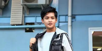 Kisah cinta Randy Martin dan Cassandra Lee telah terjalin cukup lama. Bahkan, beberapa kali mengumbar kemesraannya di media sosial. Selalu mengumbar kemesraan itu hingga menjadi sorotan publik. (Nurwahyunan/Bintang.com)