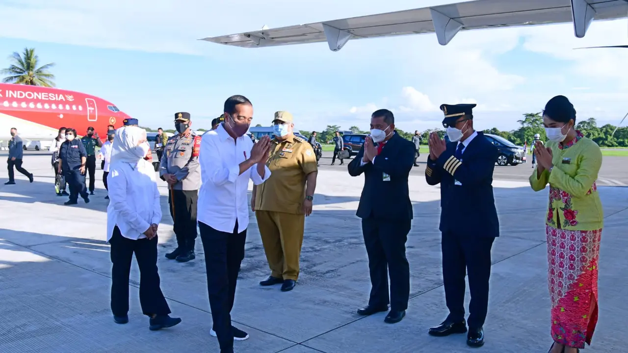 Presiden Joko Widodo didampingi Ibu Iriana Joko Widodo pagi ini, Kamis, 9 Juni 2022, bertolak menuju Kabupaten Wakatobi, Provinsi Sulawesi Tenggara.