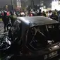 Mobil Honda Brio melaju kencang dan langsung menyeruduk penjual takjil di pinggir Jalan BSD Boulevard, Desa Lengkong Kulon, Kecamatan Pagedangan, Kabupaten Tangerang, Rabu malam (27/3/2024). (Liputan6.com/Pramita Tristiawati)