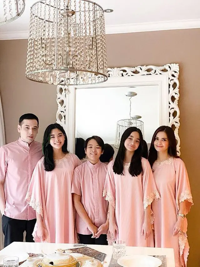 6 Momen Richard Kevin Suami Cut Tary Bersama Ketiga Anaknya, Ayah Idaman