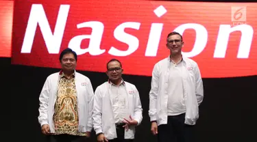 Menteri Perindustrian Airlangga Hartarto, Menteri Ketenagakerjaan Hanif Dhakiri dan Presiden Direktur PT HM Sampoerna Tbk Mindaugas Trumpaitis saat menghadiri Pesta Retail Nasional di Serpong, Tangerang Selatan, Kamis (22/11). (Liputan6.com/HO/Ading)