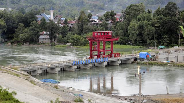 Jokowi Resmikan PLTA Poso dan PLTA Malea