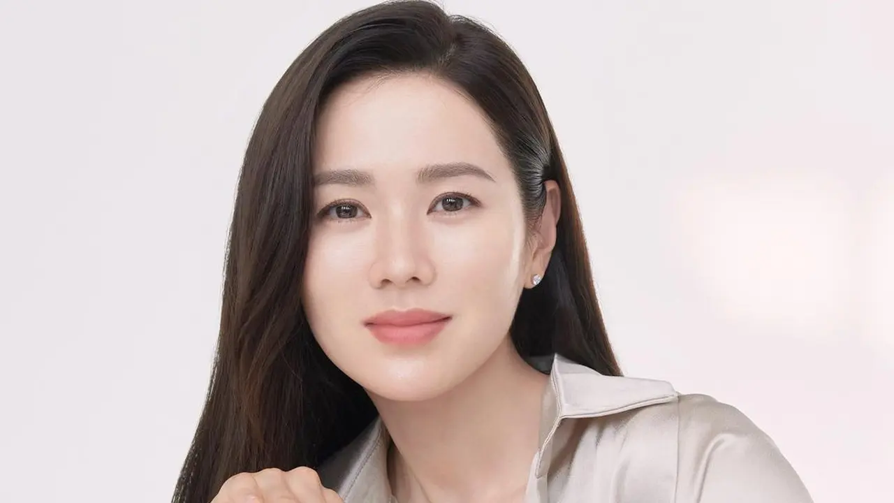 3 Rahasia Kecantikan Son Ye Jin yang Membuatnya Terlihat Makin Menawan dan Awet Muda di Usia 40 Tahun