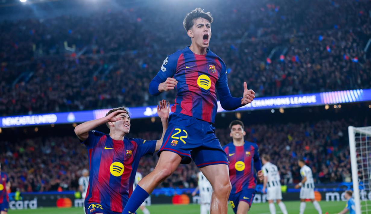 Pemain Barcelona, Marc Bernal, melakukan selebrasi setelah mencetak gol ke gawang Newcastle United pada pertandingan leg kedua babak 16 besar Liga Champions di stadion Camp Nou di Barcelona (19/3/2026). (AP Photo/Joan Monfort)