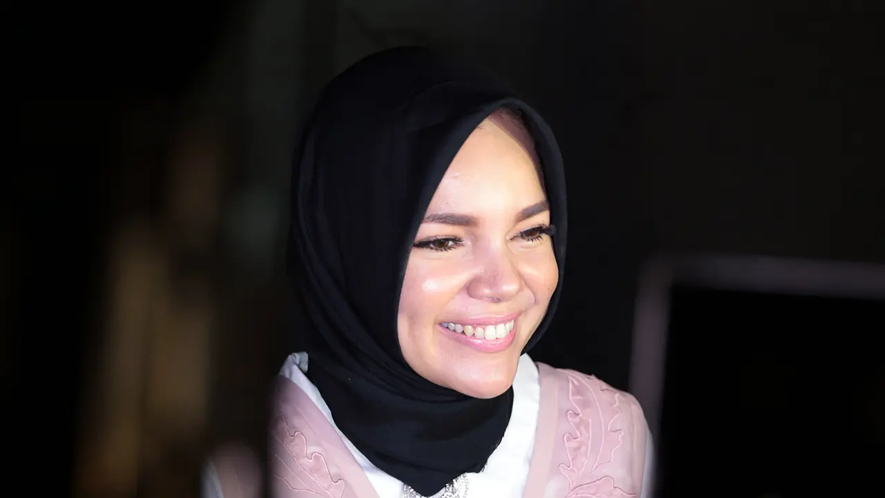 [Bintang] Dewi Sandra