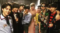 Taylor Swift dan BTS di belakang panggung Billboard Music Awards 2018 [foto: instagram/taylorswift]