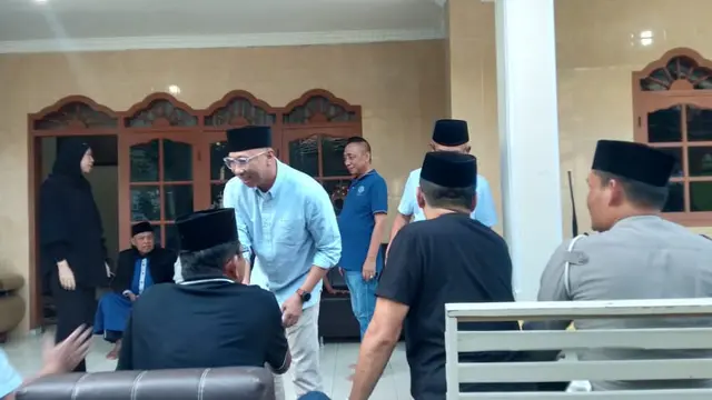 Beberapa tokoh Lampung hadir meleyat ke rumah duka almarhum KH Arief Mahya. Foto : (Liputan6.com/Ardi)