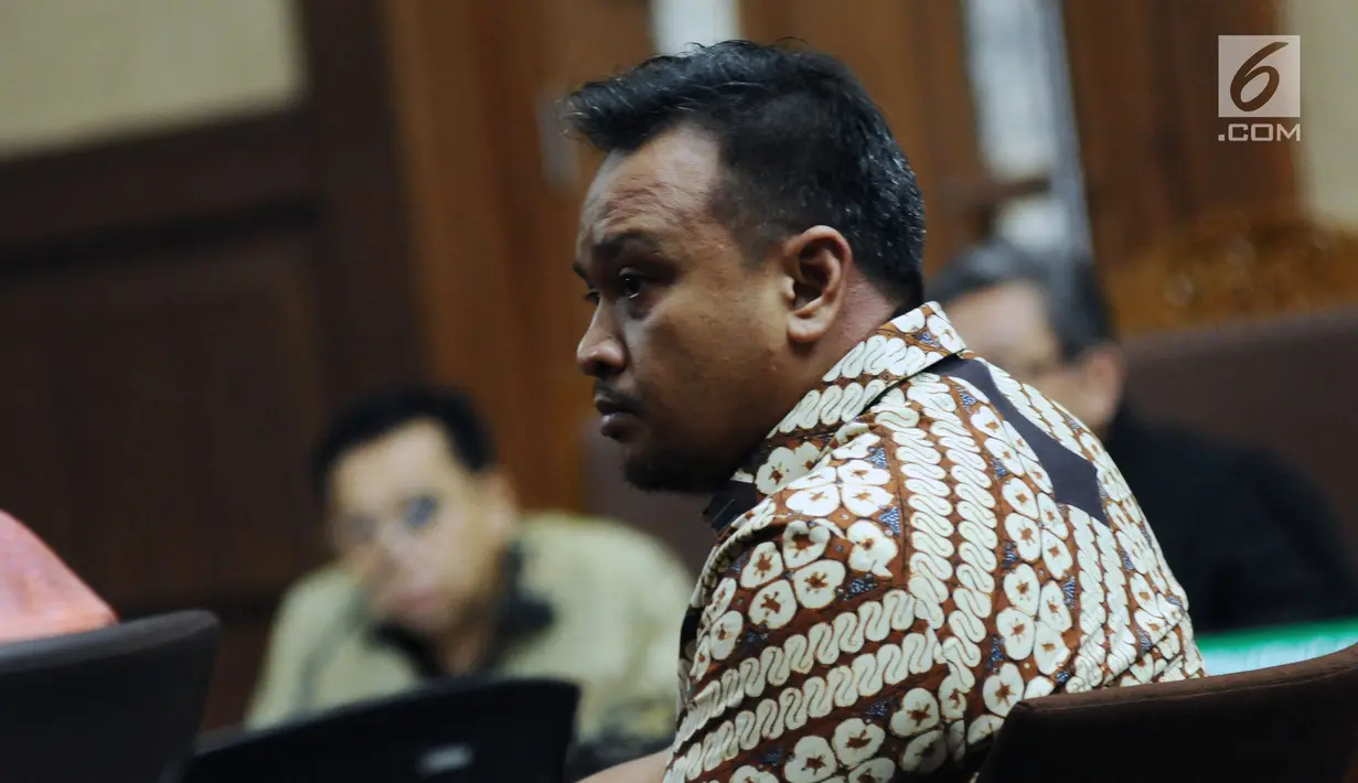 Mantan Dirut PT Murakabi Sejahtera, Irvanto Hendra Pambudi memberi kesaksian pada sidang lanjutan dugaan korupsi proyek e-KTP dengan terdakwa Setya Novanto di Pengadilan Tipikor, Jakarta, Rabu (14/3). (Liputan6.com/Helmi Fithriansyah)