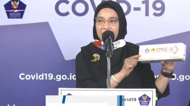 Kepala Pusat Penelitian Pengembangan Stem Cell Unair, Dr dr Purwati SpPd K-PTI FINASIM menjelaskan lima kombinasi obat untuk COVID-19. (Dok: Tangkapan layar YouTube BNPB)