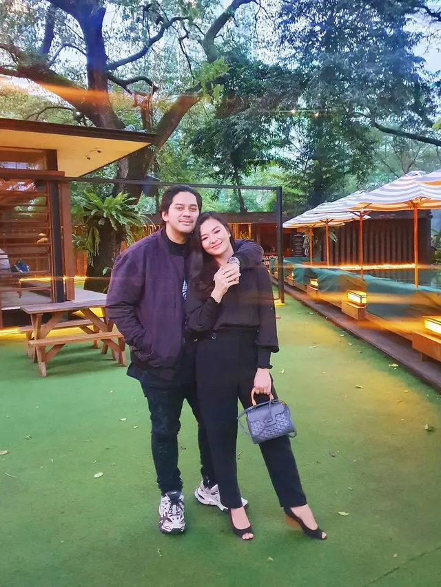 Hamil Anak Kedua, Ini 6 Potret Eriska Rein dan Mithu Nisar yang Harmonis