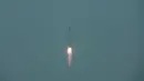 Roket Long March-8, lepas landas dari Situs Peluncuran Wahana Antariksa Wenchang di Provinsi Hainan, China selatan (22/12/2020). Menurut Administrasi Luar Angkasa Nasional China, Roket tersebut mengirim lima satelit ke orbit yang telah ditetapkan. (Xinhua/Pu Xiaoxu)