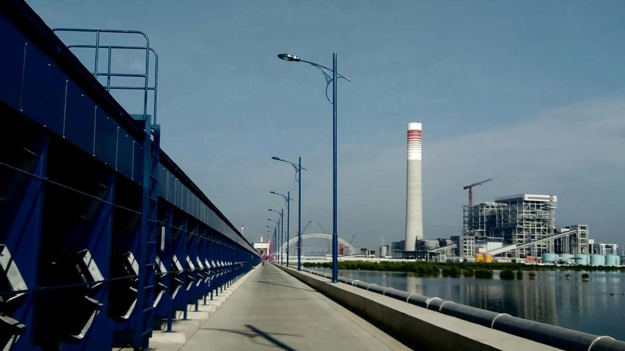 Peresmian operasi perdana terminal batubara PLTU Jawa 7 oleh Direktur Bisnis Regional Jawa Bagian Barat PLN, Haryanto W.S.