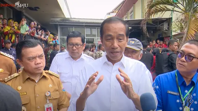 Presiden Jokowi cek fasilitas yang ada di RSUD H Hanafie Muara Bungo, Kabupaten Bungo, Jambi. Ternyata kurang pemeriksaan MRI dan tempat tidur. (Foto: Tangkapan Layar Youtube Sekretariat Kebinet)