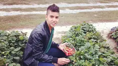 El suka bereksperimen dengan gaya rambutnya. Siapa sangka kalau ternyata El pernah memotong rambutnya dengan gaya skin head. Foto model rambut skin head El ini pernah di unggah pada 2013 silam. (Liputan6.com/IG/@elelrumi)