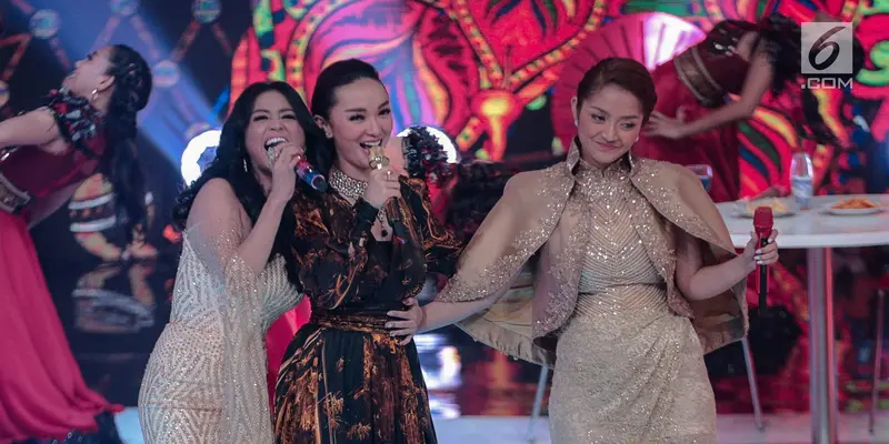 Saat Dewi Perssik, Siti Badriah, dan Zaskia Gotik Nyanyi Bareng di IDA 2018