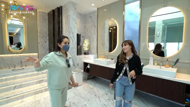 Potret Kamar Shandy Purnamasari Juragan 99, Ada Walk-In Closet Super Mewah. (Sumber: YouTube/Rans Entertaiment)
