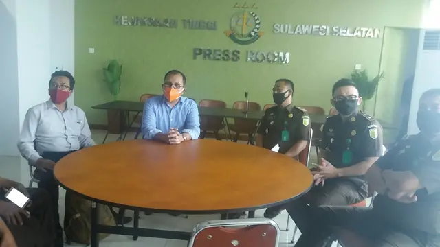 Kejati Sulsel turut memeriksa mantan Wali Kota Makassar, Moh. Romdhan Pomanto dalam penyelidikan dugaan korupsi PDAM Makassar (Liputan6.com/ Eka Hakim)