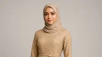 6 Model Gamis Brokat Warna Nude 2025, Tampil Anggun untuk Usia 30-an