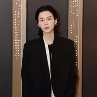 Potret Suga BTS jadi brand ambassador Valentino dengan outfit puluhan juta (instagram/agustd)