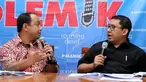 Wakil Ketua DPR RI, Fadli Zon (kanan) saat berdiskusi dengan ahli hukum TemanAhok, Andi P Syafrani di Jakarta, Sabtu (18/6). Diskusi mengangkat tema Mencari Sumber yang Waras. (Liputan6.com/Helmi Fithriansyah)