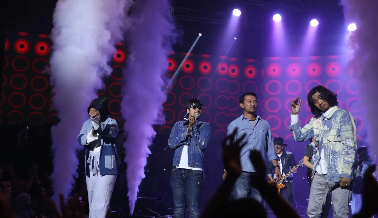 Chicco Jerikho, Rio Dewanto dan Sheila On 7