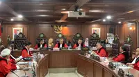 MKD DPR menggelar sidang sebagai tindak lanjut atas laporan terhadap Ketua MPR RI Bambang Soesatyo terkait pernyataannya tentang amandemen UUD 1945. (Liputan6.com/Delvira Hutabarat)