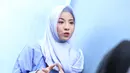 Hanya saja, menurut Natasha, suaminya berbeda dengan artis lain saat memperdalam agama. Saat artis lain mendatangi beberapa acara keagamaan Desta malah memanggil khusus guru ngajinya. (Nurwahyunan/Bintang.com)