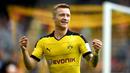 4. Marco Reus (Dortmund), 50 juta poundsterling, gelandang serang yang juga bisa berposisi sebagai striker ini dipercaya mampu menambah daya dobrak lini depan MU yang kurang produktif. (AFP/Patrik Stollarz)