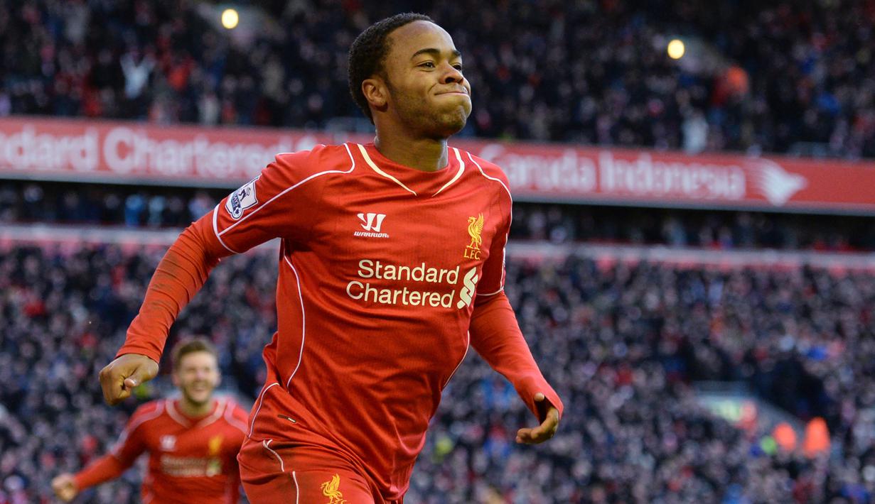 Raheem Sterling. Gelandang serang Inggris ini didatangkan Liverpool dari Akademi QPR pada Februari 2010. Usai memperkuat tim U-18, mulai 2011/2012 ia masuk ke tim senior Liverpool. Total 4 musim hingga akhir 2014/2015 ia tampil dalam 129 laga, mencetak 23 gol dan 25 assist. (AFP/Oli Scarff)