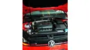 Mengusung mesin 2,0 liter Inline 4 silinder turbocharger, ruang pacu VW Golft GTI mampu menghasilkan tenaga sebesar 210 horse power (HP), Selasa (3/6/14). (Liputan6.com/Faisal R Syam)