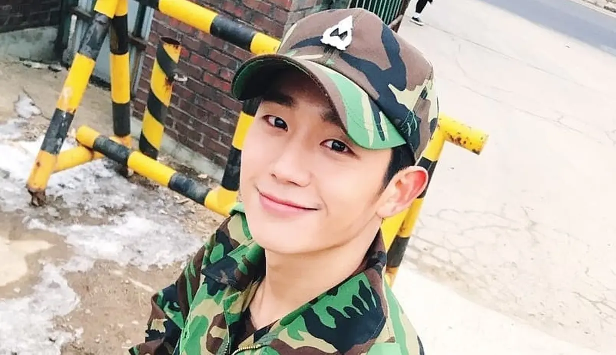 Namanya semakin meroket saat ia bermain dalam drama Pretty Noona Who Buys Me Food. Dan siapa yang menyangka jika drama ini malah membuat penghasilan Jung Hae In meroket. (Foto: instagram.com/holyhaein)