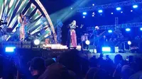 Pecah! Reuni Elvy Sukaesih dan Tokyo Ska Paradise Orchestra Sukses Bikin Synchronize Fest 2025 Bergoyang