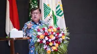 Jusuf Kalla saat ceraham di Unusa Surabaya. (Dian Kurniawan/Liputan6.com)