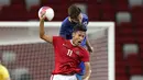Pergerakan Yandi Sofyan Munawar di depan selalu tertahan pemain Thailand U-23. (Bola.com/Arief Bagus)
