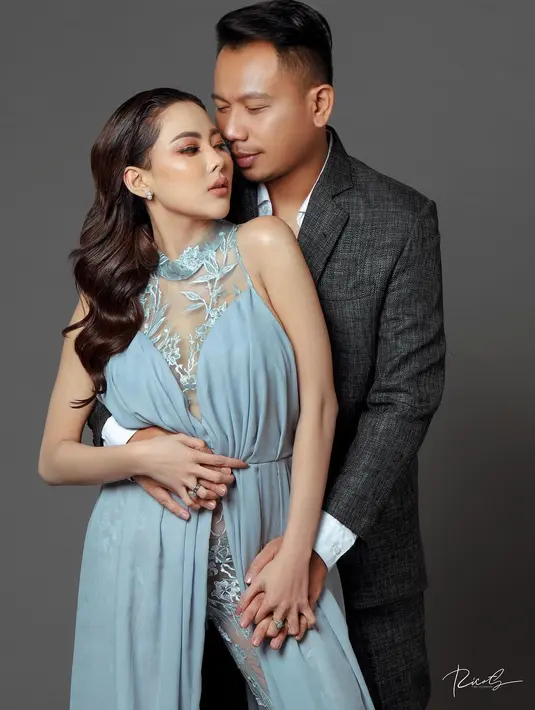 Komentar Kalina di pemotretan terbaru Vicky Prasetyo dan Ayu Aulia curi perhatian. (Sumber: Instagram/@ayuaulia5252)