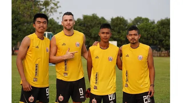 6 Potret Uchida Sudirman, Kapten Persija U-16 yang Raih Medali Sebagai Atlet Muaythai