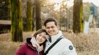 5 Potret Dapur Rumah Surya Insomnia yang Tersambung dengan Taman, Bikin Masak Makin Nyaman