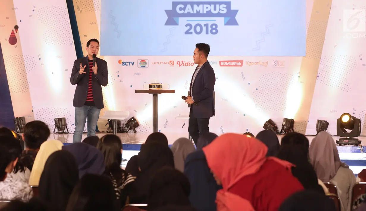 Creative dan Aktor, Dude Harlino berbagi inspirasi peluang bisnis kepada peserta EGTC 2018 Bandung di Graha Sanusi Hardjadinata, Universitas Padjajdaran, Bandung, Kamis (6/12). Dude juga memberi tips menjalankan bisnis. (Liputan6.com/Helmi Fithriansyah)