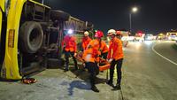 Bus kecelakaan di exit Tol Semarang