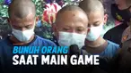 Seorang pria tewas dibunuh saat sedang bermain gim. Saking asyiknya main, ia refleks berteriak dan dianggap pelaku sebagai ejekan. Pelaku menendangnya hingga tewas.