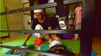 Kisah Pilu Bagir, Bocah di Bogor 7 Tahun Hidup Tanpa Anus
