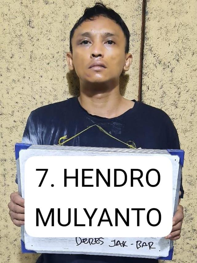 Identitas tahanan kabur HENDRO MULYATO
