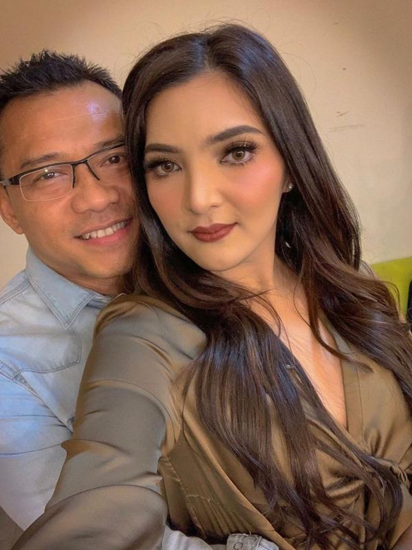 Beda Usia 15 Tahun lebih, Potret 6 Pasangan Artis Ini Dikenal Romantis (sumber:Instagram/ashanty_ash)