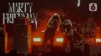 Gitaris asal Amerika, Marty Friedman saat tampil pada pagelaran Hammersonic Festival di Pantai Carnival, Ancol, Jakarta, Sabtu (4/5/2024). (Liputan6.com/Herman Zakharia)