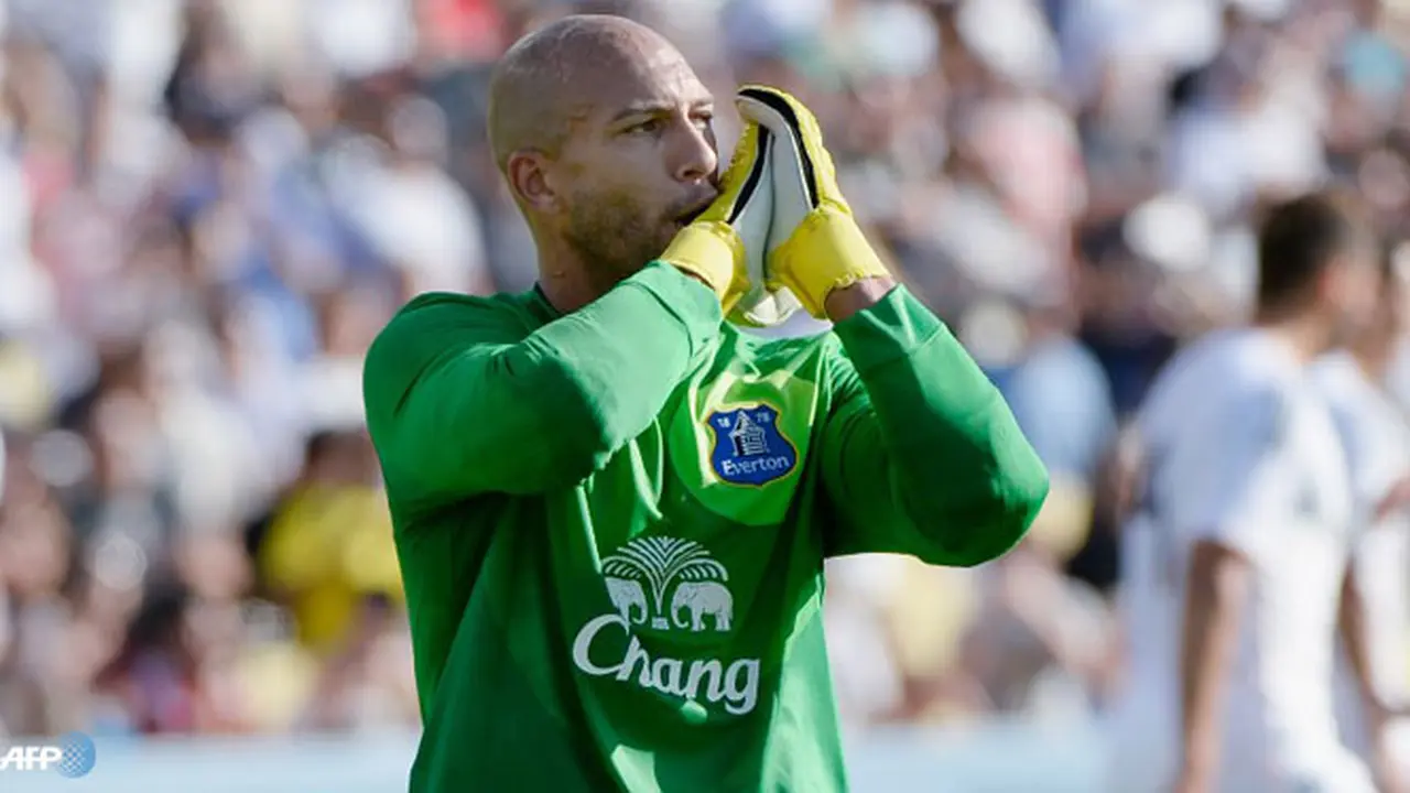 tim-howard-130826c.jpg