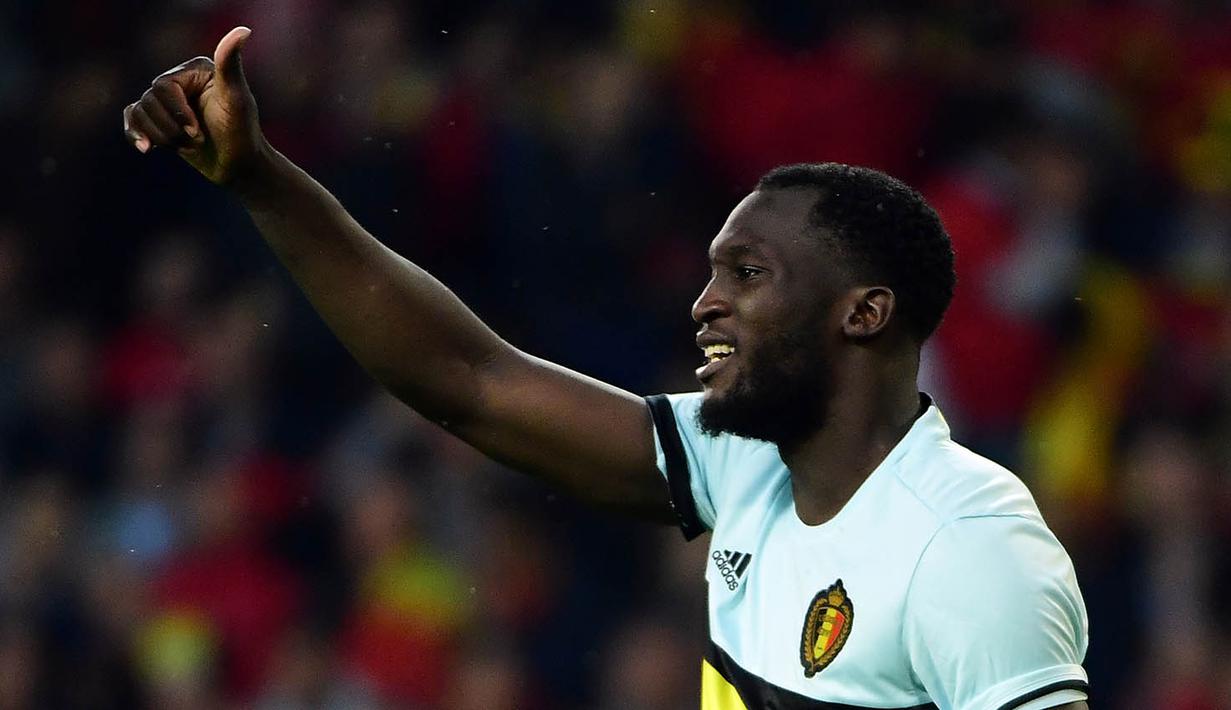 3. Romelu Lukaku, Daily Mail mengabarkan Chelsea menyiapkan dana 65 juta pounds ditambah Loic Remy untuk mengembalikan mantan strikernya itu. Namun Everton masih belum mau menurunkan harga dari 75 juta pounds. (AFP/Emmanuel Dunand)