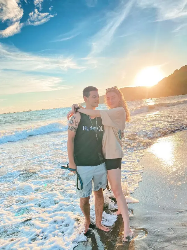 5 Tahun Pacaran, Ini 7 Potret Kemesraan Ciccio Manassero dan Natasha Ryder