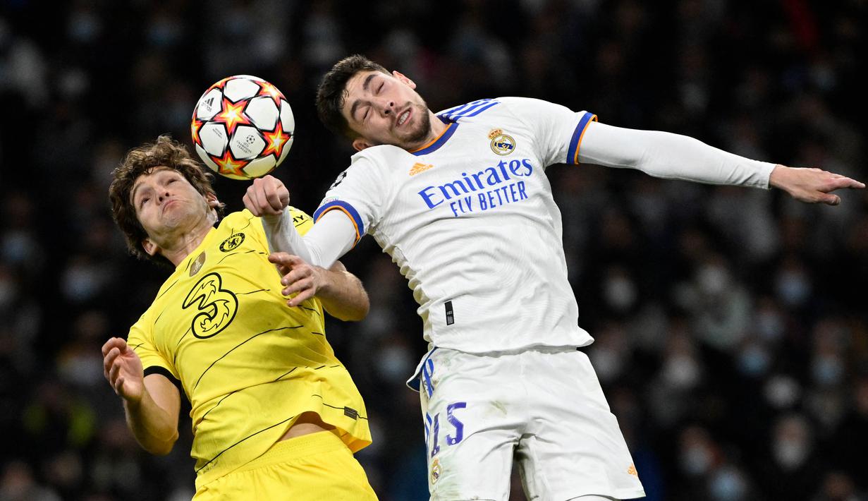 Agregat 3-3 memaksa pertandingan dilanjutkan ke babak tambahan. Madrid lebih aktif mengalirkan bola sementara pemain Chelsea sudah tampak kelelahan. (AFP/Pierre- Philippe Marcou)
